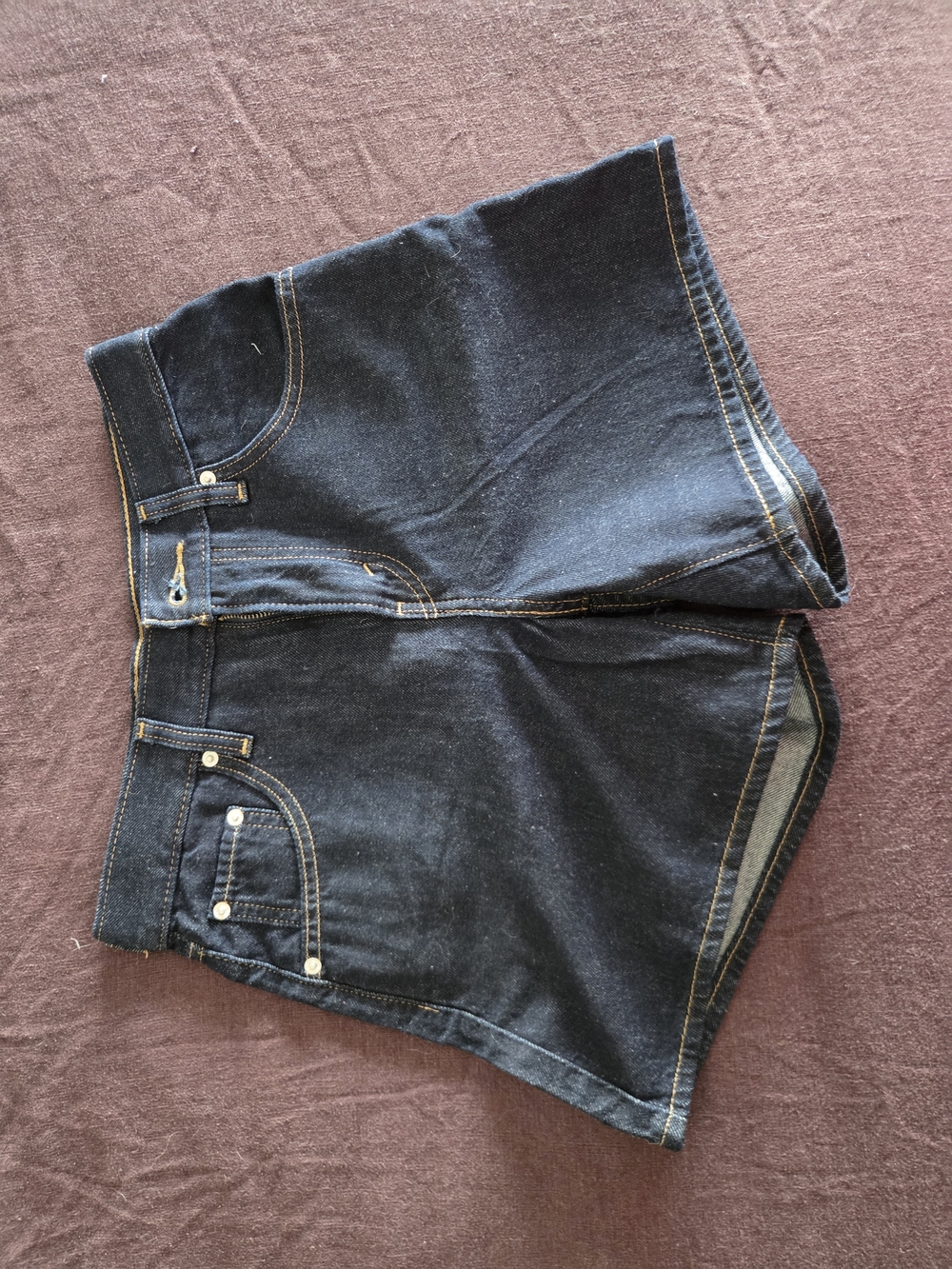 Levis Cinch Mid Thigh Shorts